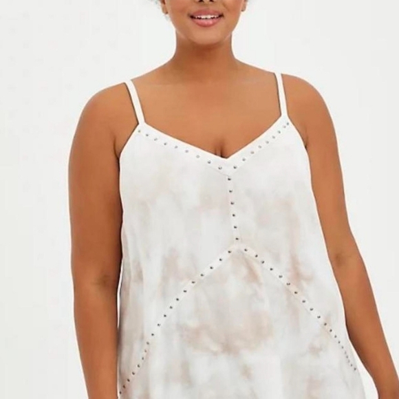 Torrid Tank - Picture 6 of 7